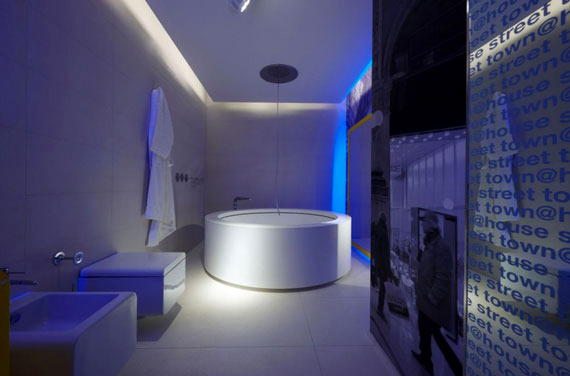 Ванна кімната в стилі хай-тек фото 3